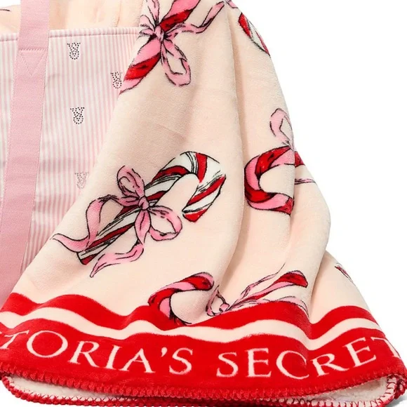 NWT VICTORIA’S SECRET Cozy Throw Blanket NEW - Picture 2 of 4
